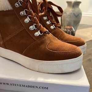 Steve Madden Cognac suede wegde sneaker